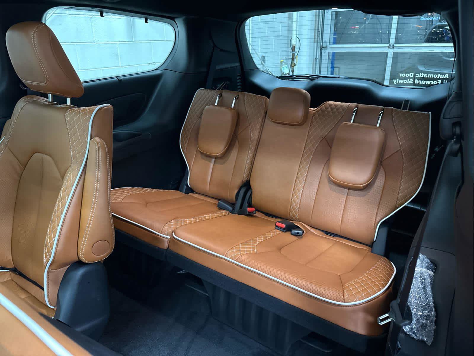 New 2026 Chrysler Pacifica Pinnacle w/ Trailer Tow Group image 44