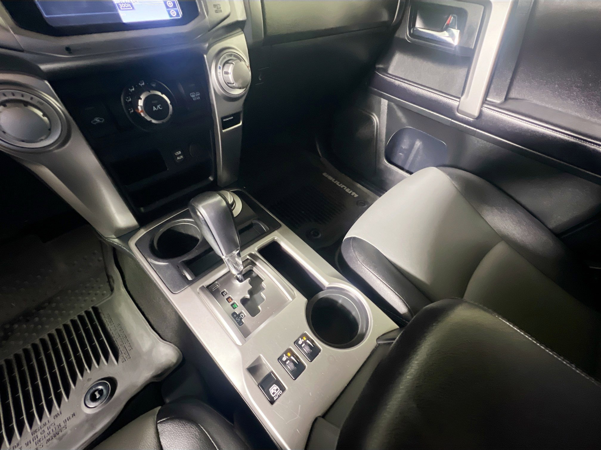 Used 2018 Toyota 4Runner SR5 Premium image 25