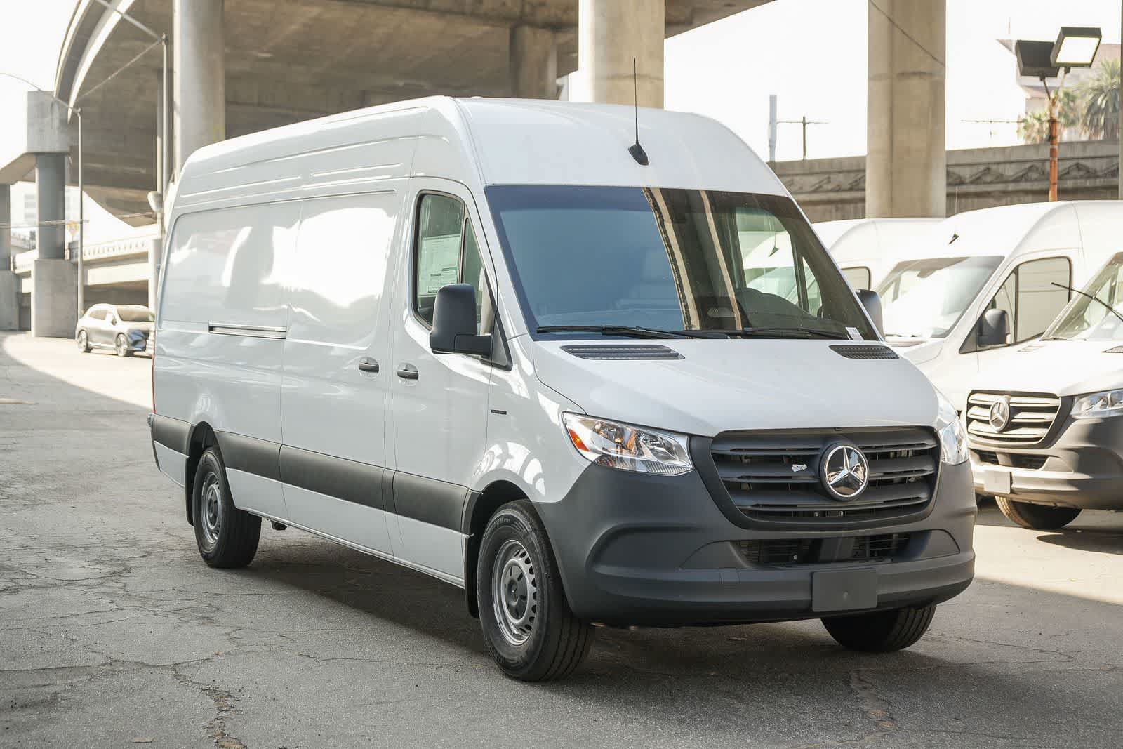 New 2025 Mercedes-Benz eSprinter 170 Cargo image 3