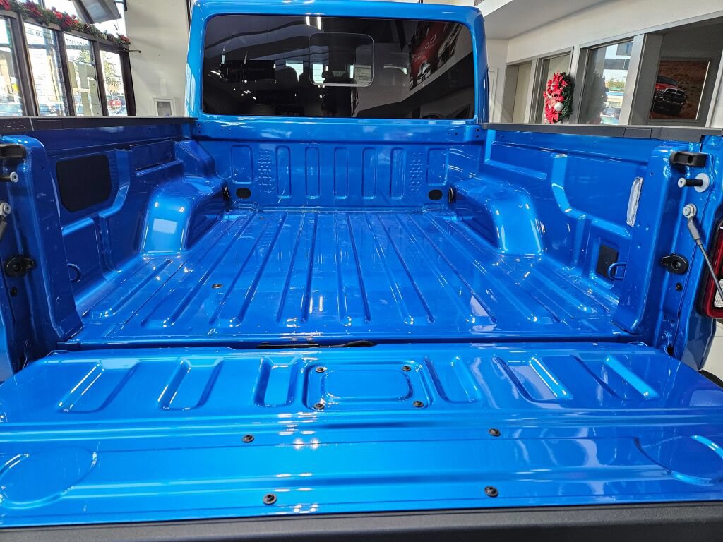 New 2025 Jeep Gladiator Sport AWD/4WD image 13