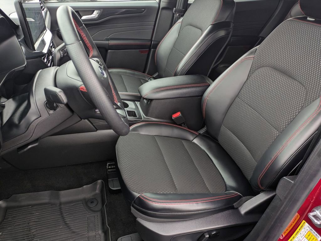 Used 2025 Ford Escape ST-Line Elite image 16