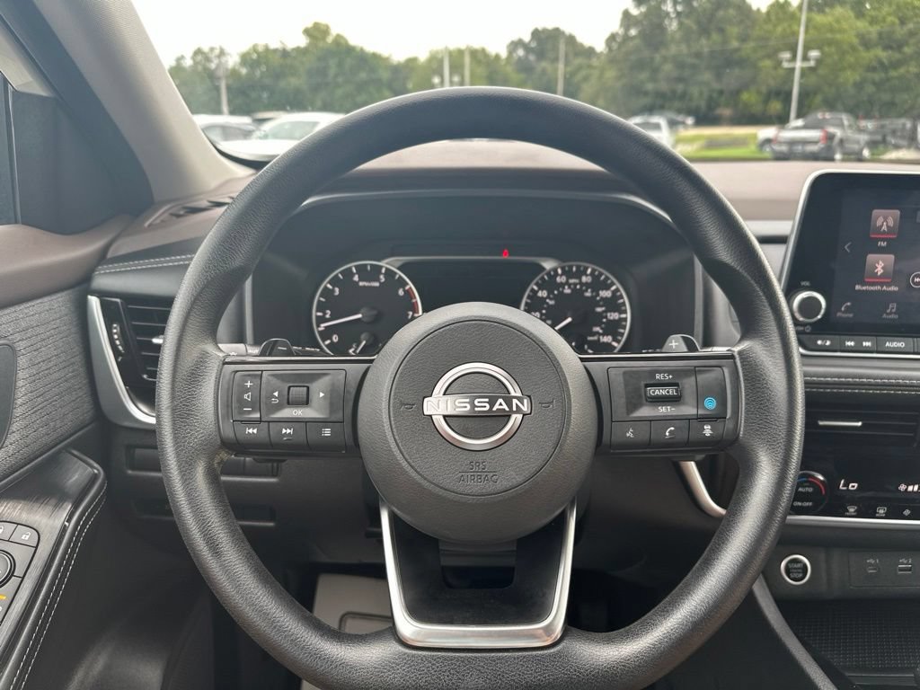 Used 2023 Nissan Rogue SV FWD image 18