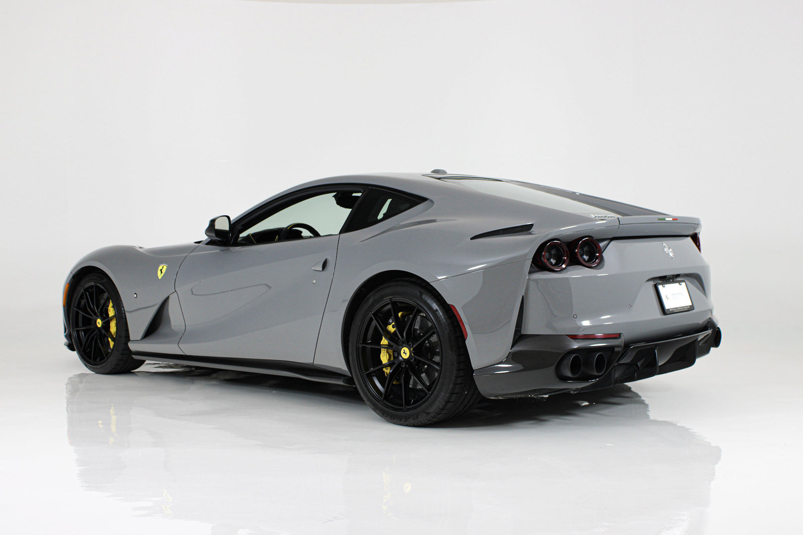 Used 2019 Ferrari 812 Superfast RWD image 6