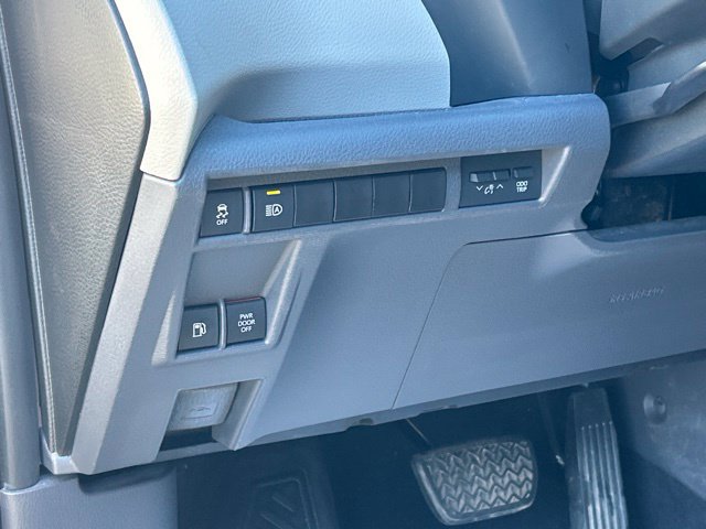 Used 2022 Toyota Sienna XLE AWD/4WD image 28