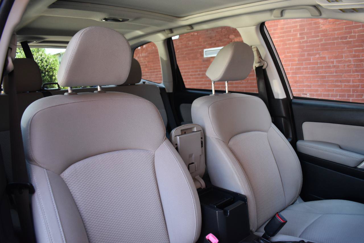 Used 2016 Subaru Forester 2.5i Premium w/ All-Weather Package AWD/4WD image 18