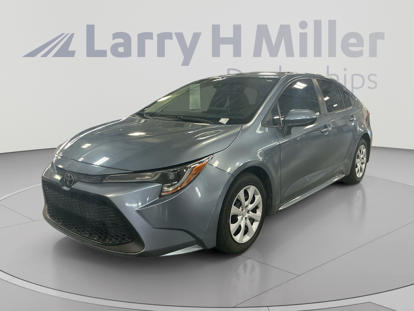 Used 2020 Toyota Corolla LE w/ Carpet Mat Package (TMS) FWD image 1