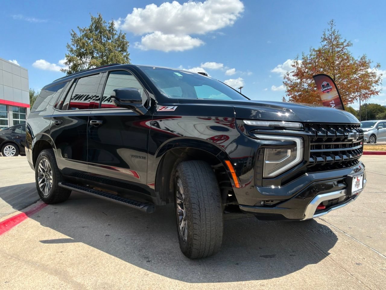 Used 2025 Chevrolet Tahoe Z71 AWD/4WD image 4