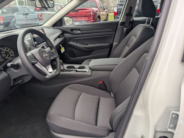 New 2025 Nissan Altima 2.5 SV image 14