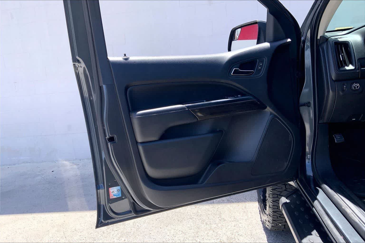 Used 2016 GMC Canyon SLE RWD image 27
