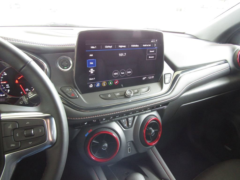 Used 2025 Chevrolet Blazer RS AWD/4WD image 30