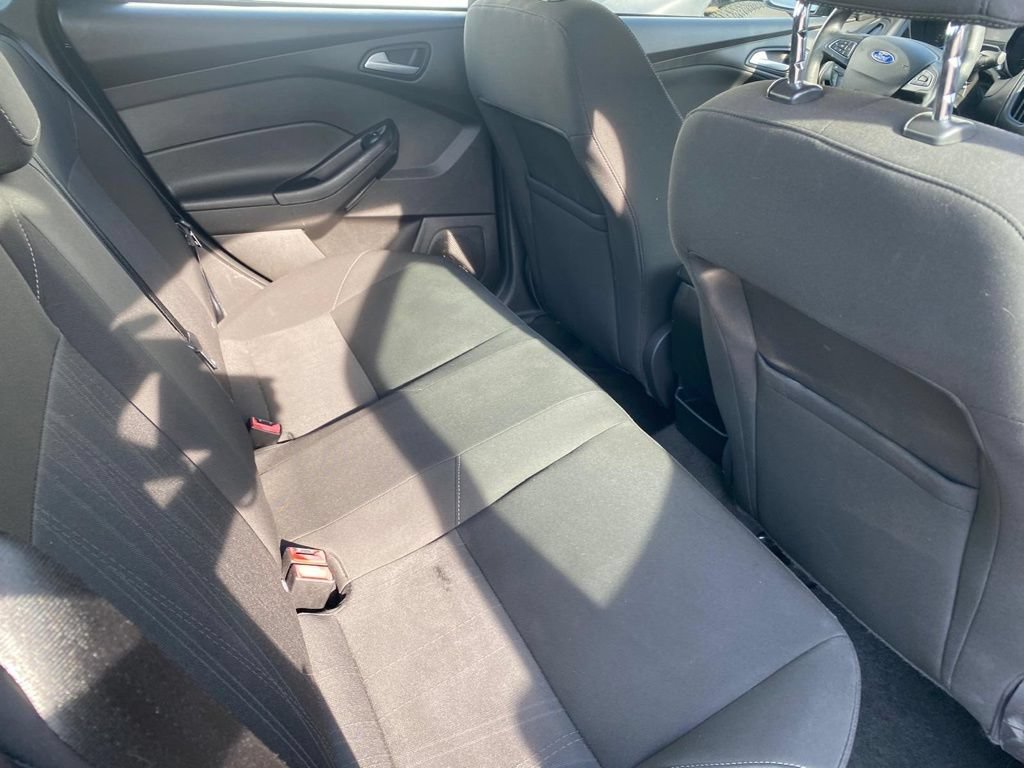 Used 2015 Ford Focus SE FWD image 17