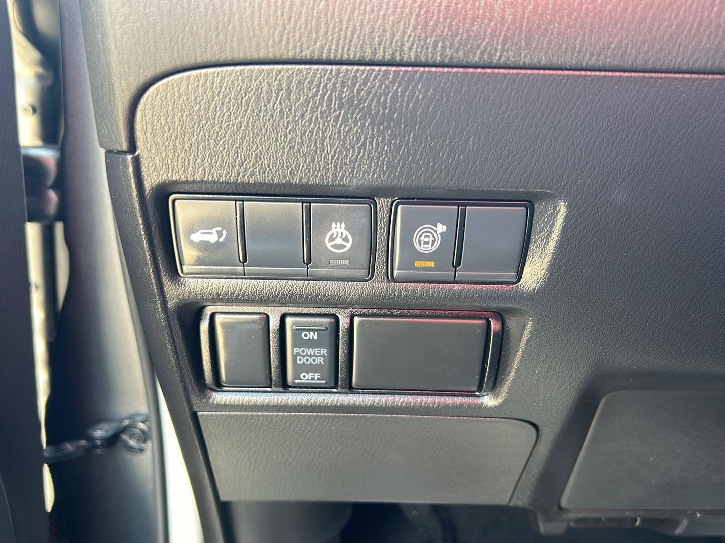 Used 2024 Nissan Armada SL w/ Captain's Chairs Package AWD/4WD image 13