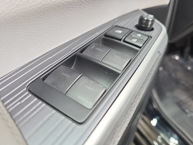 Certified 2026 Toyota Sienna XLE FWD image 23