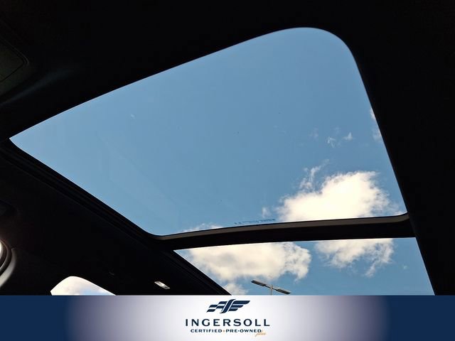 Used 2025 GMC Acadia AT4 w/ Luxury Package image 17