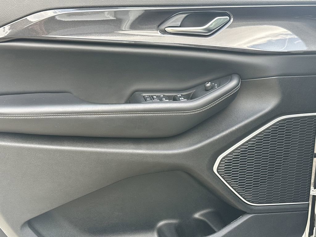 Used 2022 Jeep Grand Cherokee L Laredo w/ Luxury Tech Group I image 10