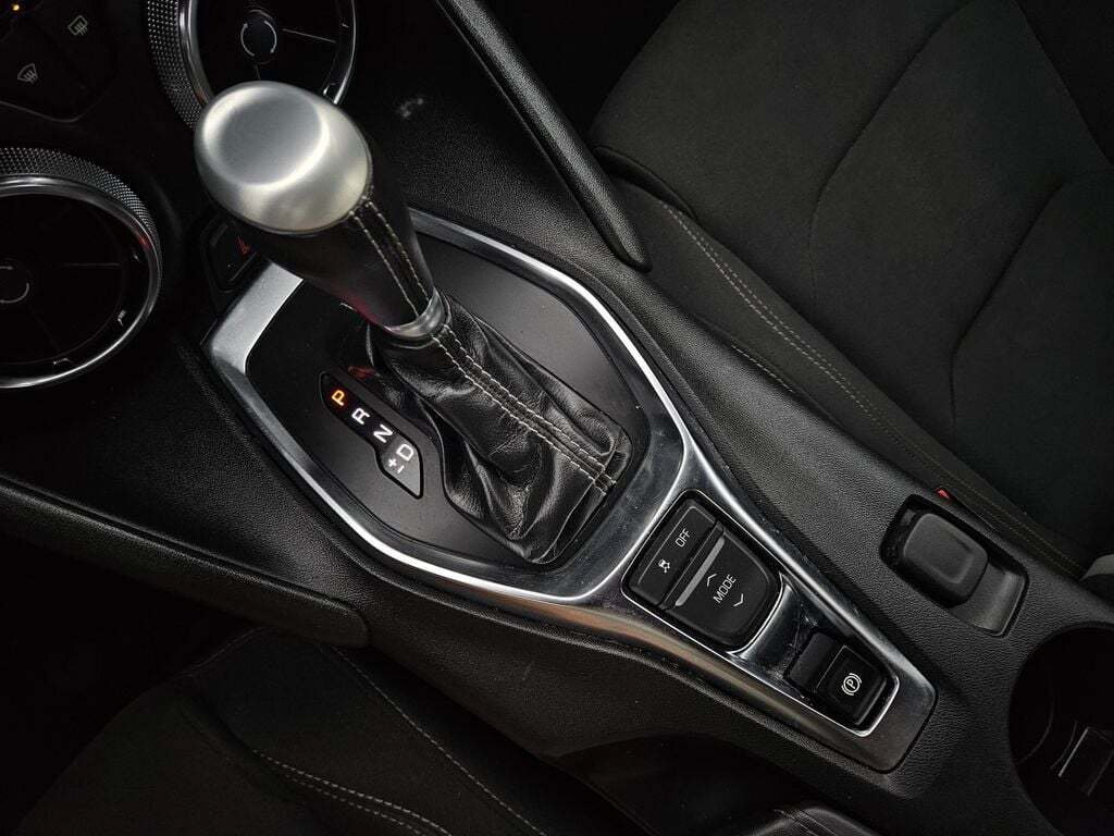 Used 2022 Chevrolet Camaro LT w/ Technology Package RWD image 15