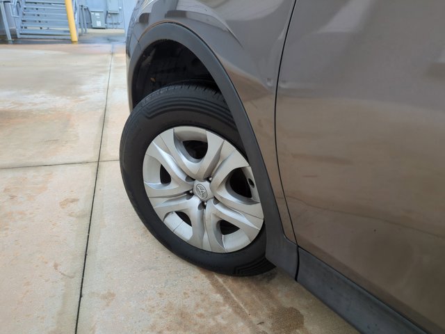 Used 2015 Toyota RAV4 LE image 10