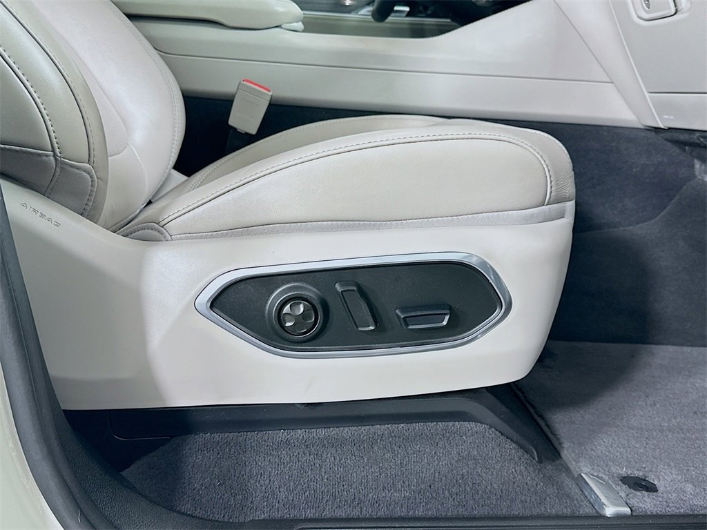 Used 2022 Jeep Wagoneer Series III w/ Premium Group I image 24