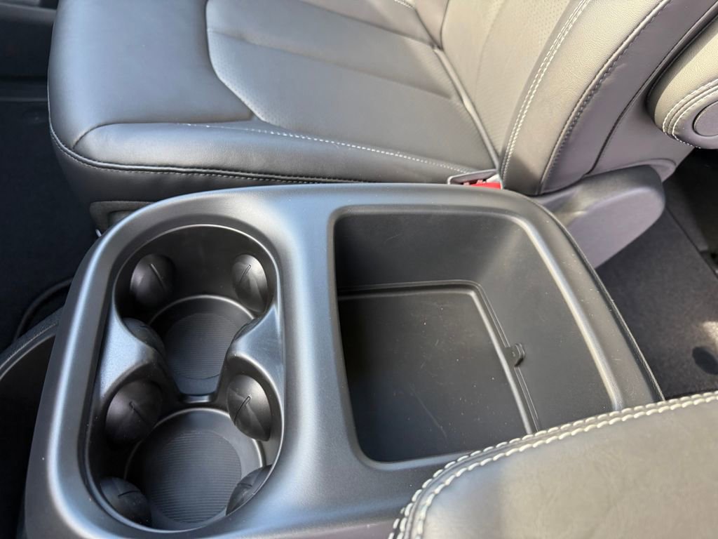 New 2026 Chrysler Pacifica Select w/ S Appearance Package image 26