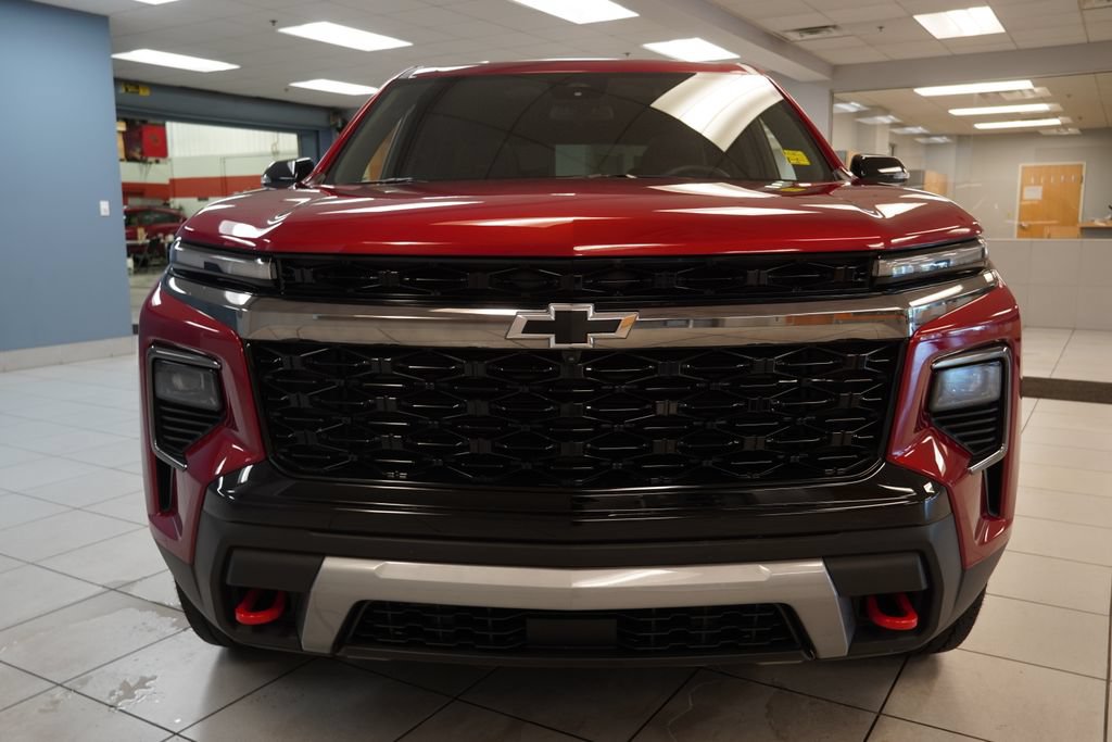 Certified 2025 Chevrolet Traverse Z71 w/ Driver Confidence Package AWD/4WD image 16