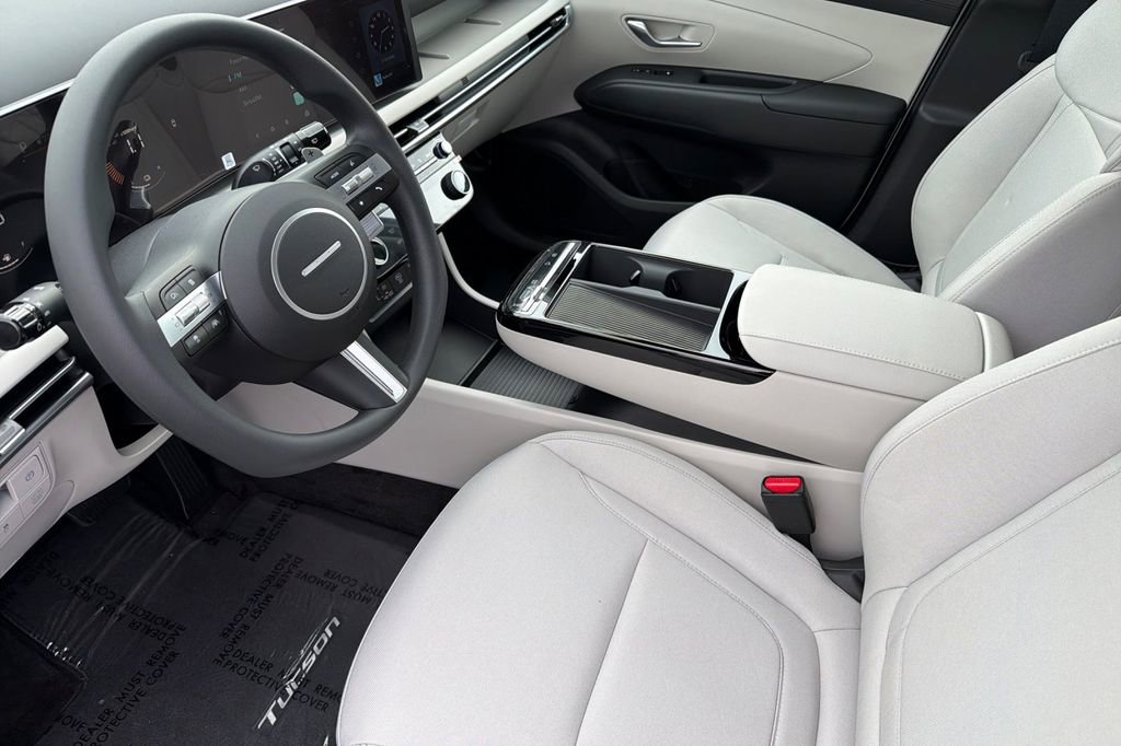 New 2026 Hyundai Tucson Blue SE image 8