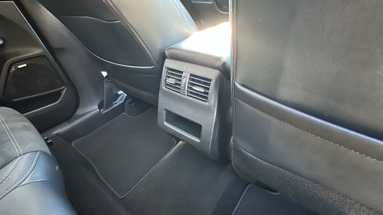 Used 2025 Mitsubishi Outlander SE AWD/4WD image 27
