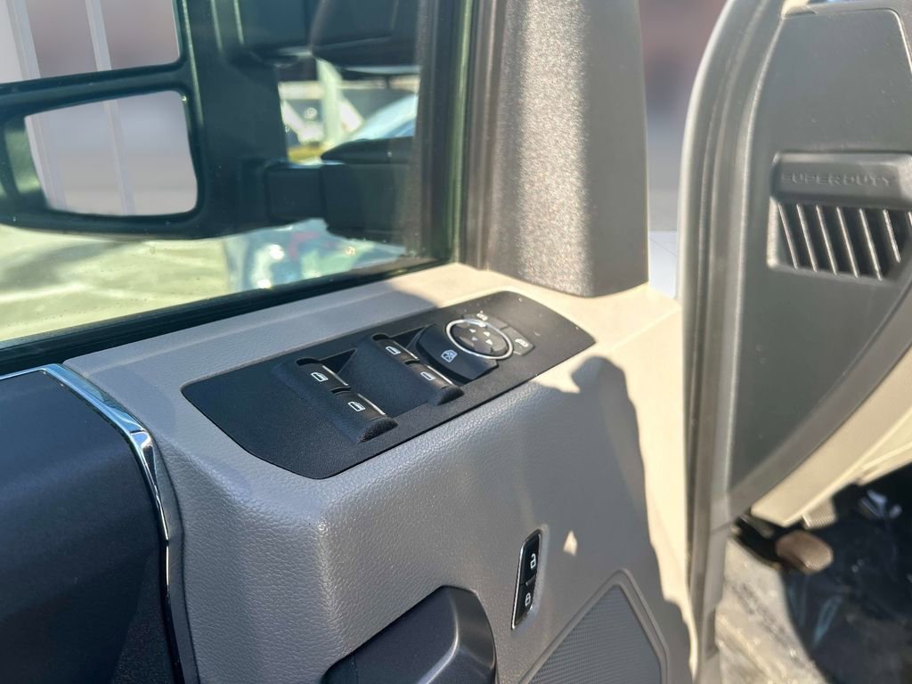 Used 2022 Ford F250 XLT w/ FX4 Off-Road Package image 5