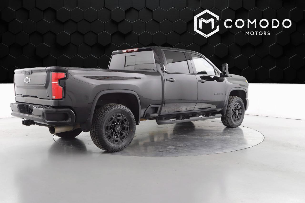 Used 2024 Chevrolet Silverado 2500 LTZ w/ LTZ Plus Package image 3