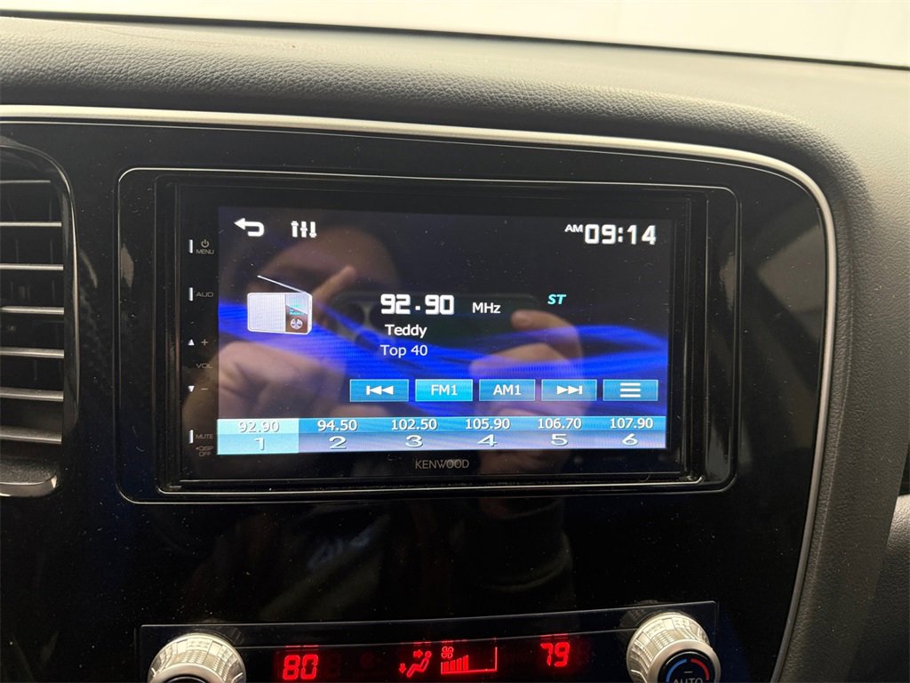 Used 2020 Mitsubishi Outlander ES image 17