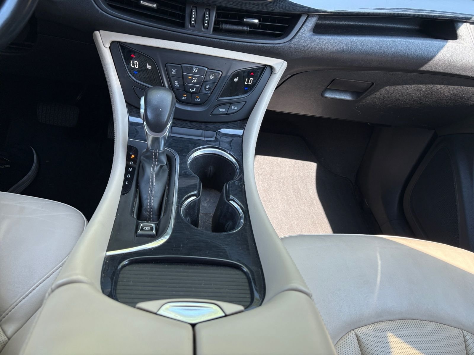 Used 2017 Buick Envision Essence w/ LPO, Cargo Package FWD image 25