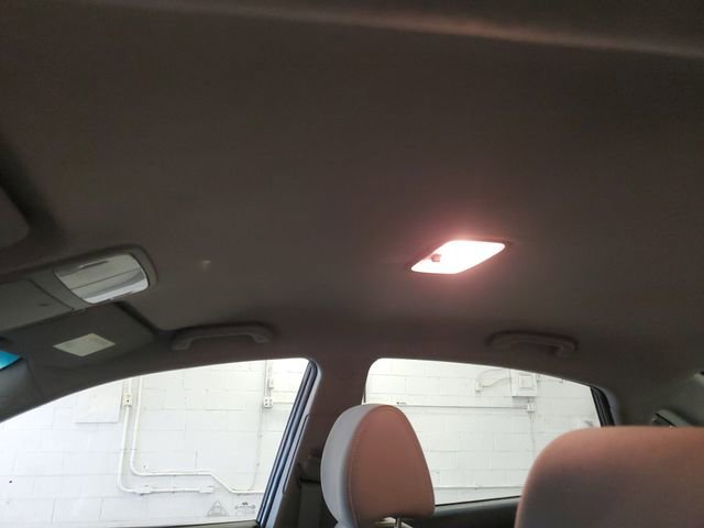 Used 2010 Hyundai Elantra GLS image 22