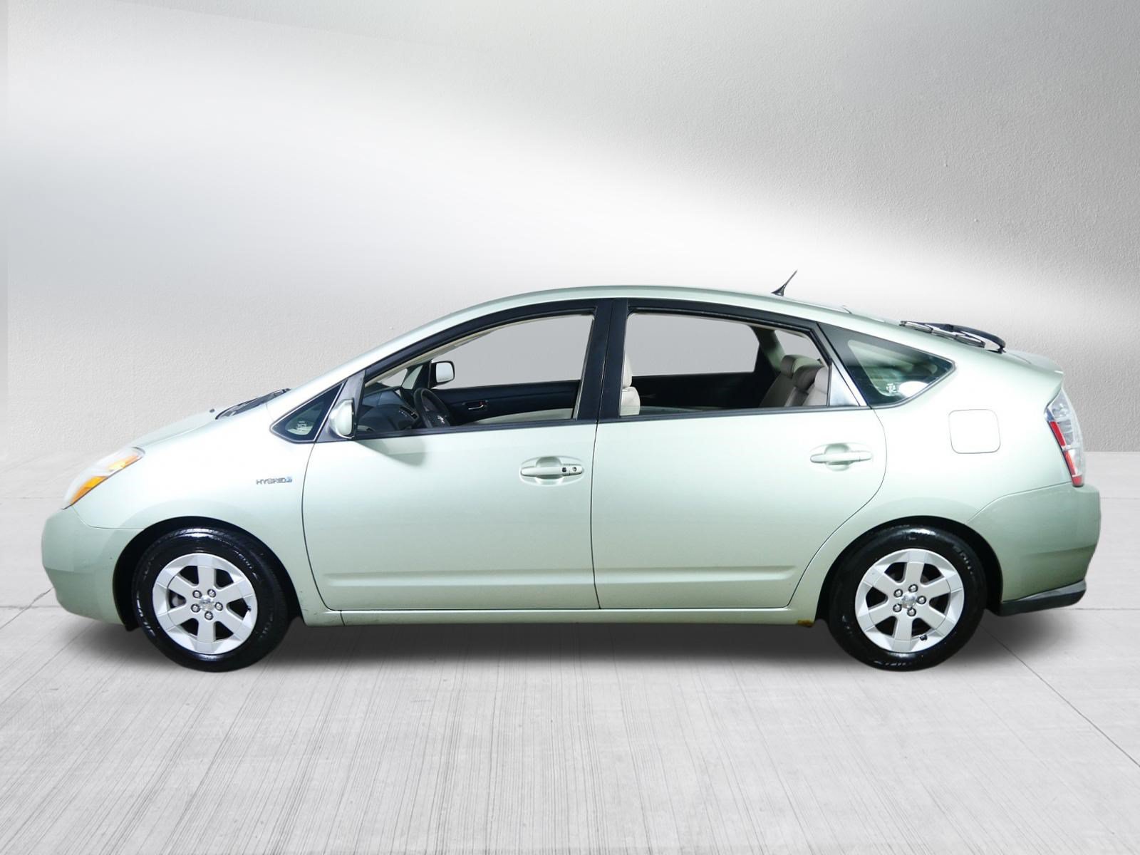Used 2009 Toyota Prius w/ Pkg 2 FWD image 4