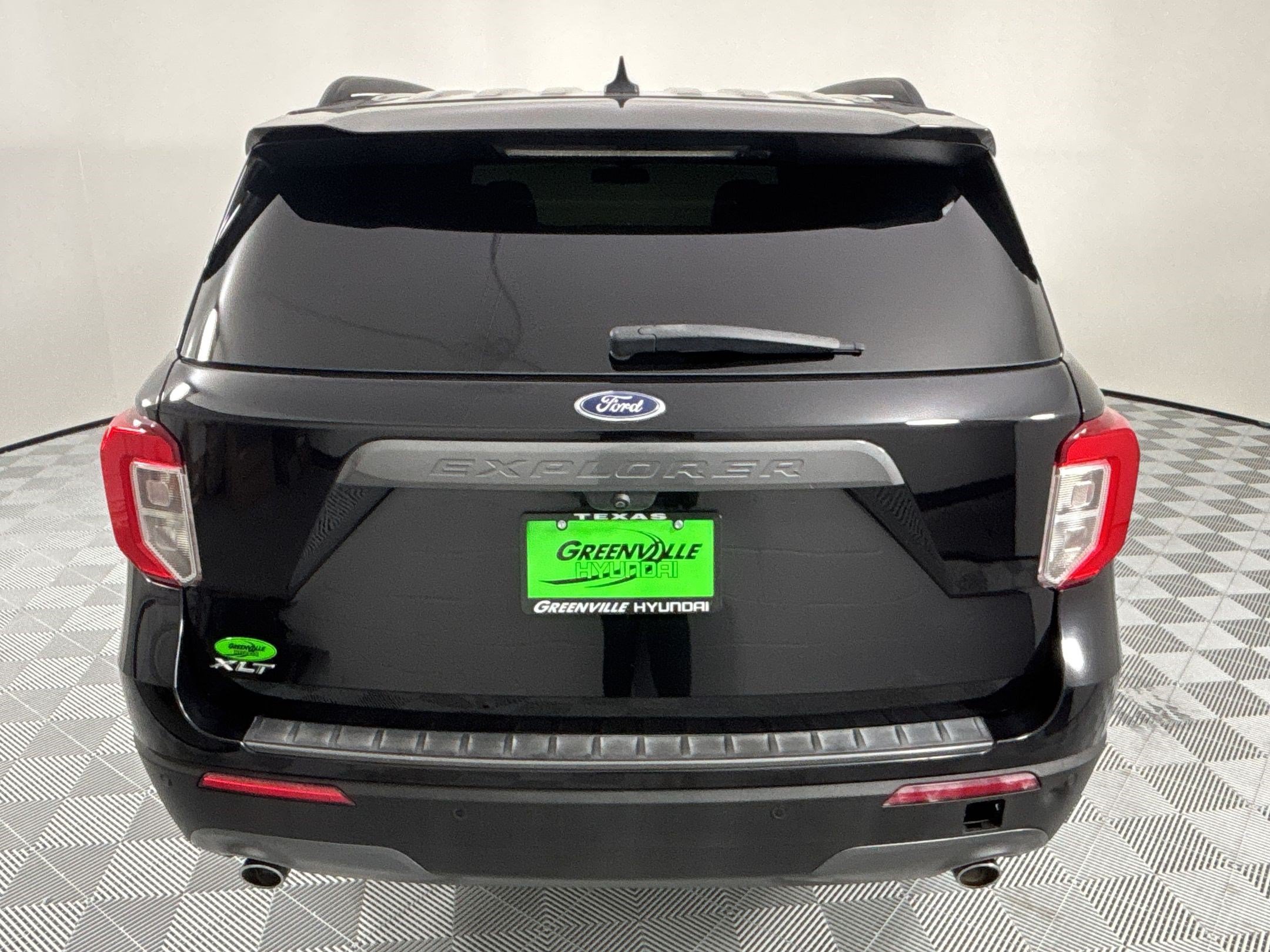 Used 2022 Ford Explorer XLT w/ Equipment Group 202A RWD image 10