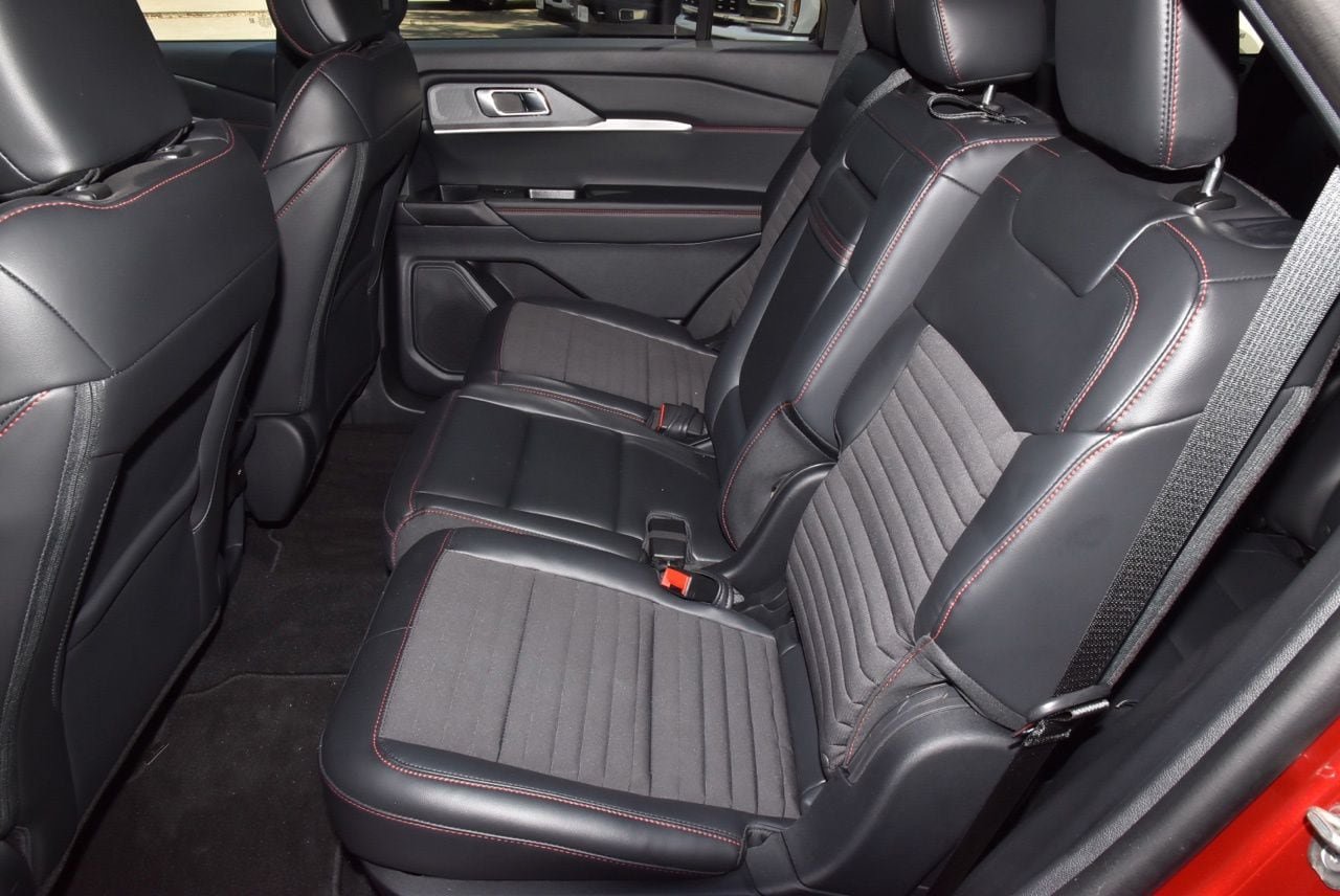 Certified 2025 Ford Explorer ST-Line RWD image 14