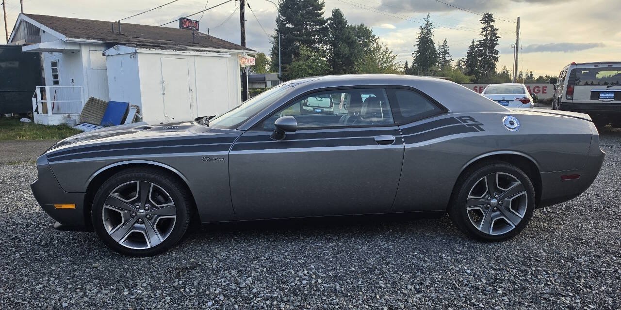 Used 2012 Dodge Challenger R/T RWD image 4