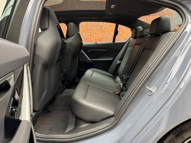 Used 2026 BMW M5 w/ Executive Package image 23