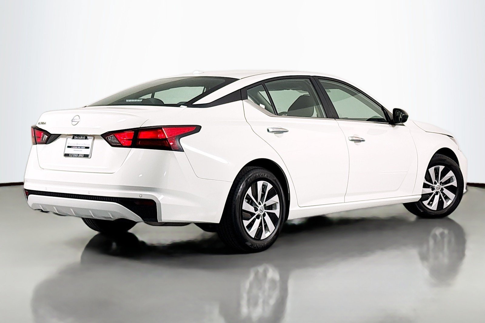 Used 2025 Nissan Altima 2.5 S FWD image 12