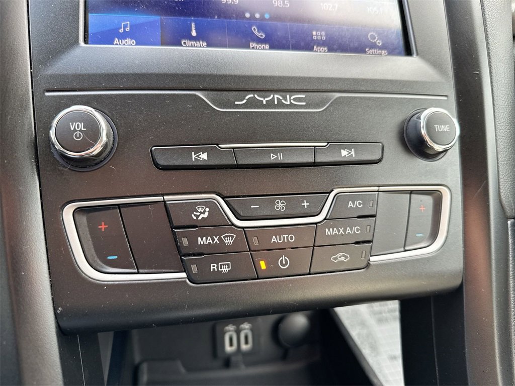 Used 2019 Ford Fusion SE w/ Equipment Group 151A image 15