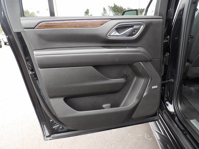 Used 2021 Chevrolet Suburban High Country image 12