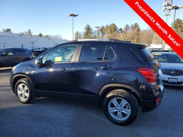 Used 2022 Chevrolet Trax LT w/ LT Convenience Package image 6