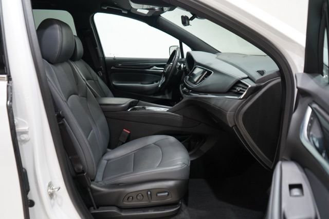 Used 2024 Buick Enclave Premium image 39