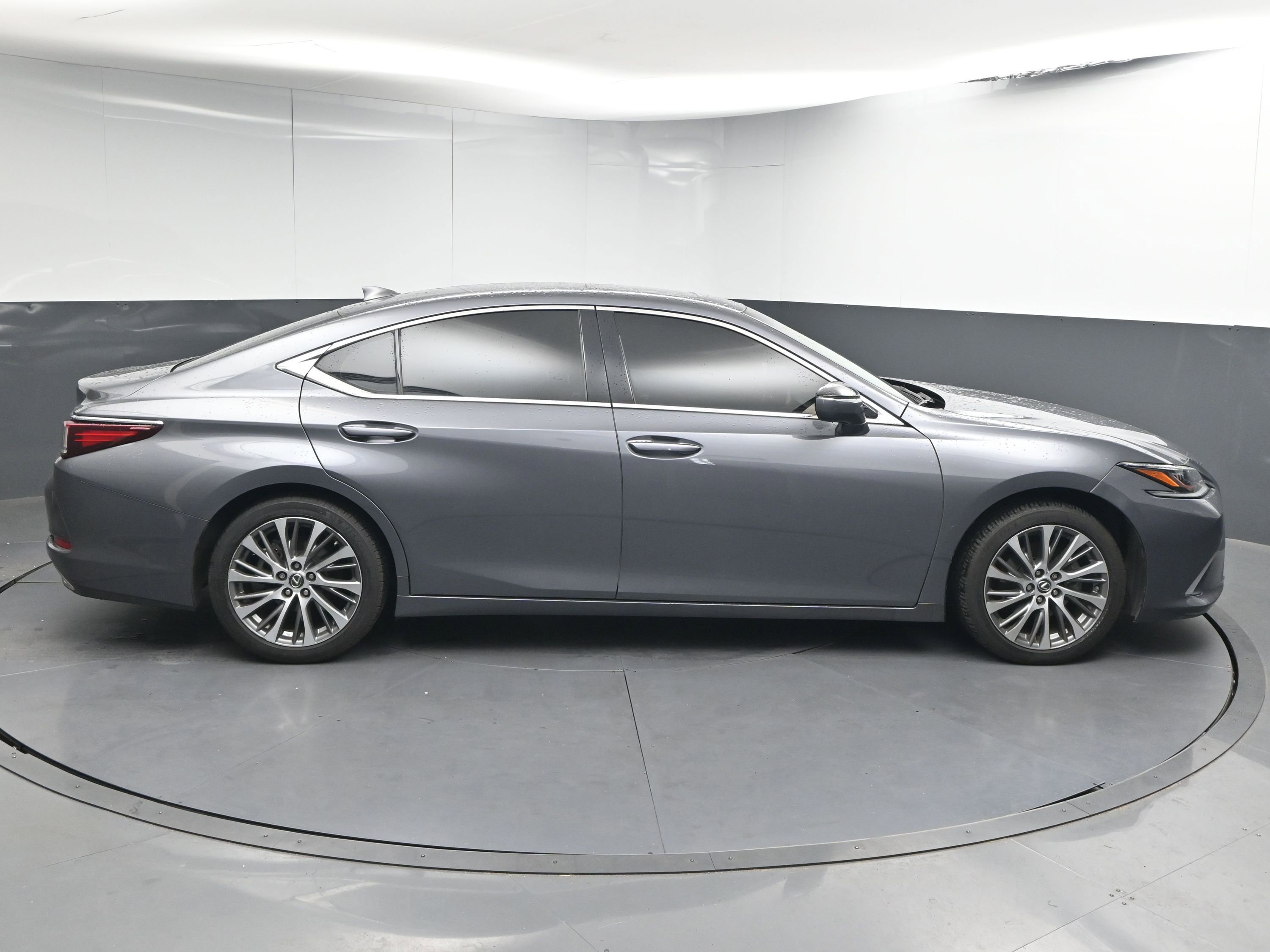 Used 2019 Lexus ES 350 Luxury w/ Accessory Package 2 image 9
