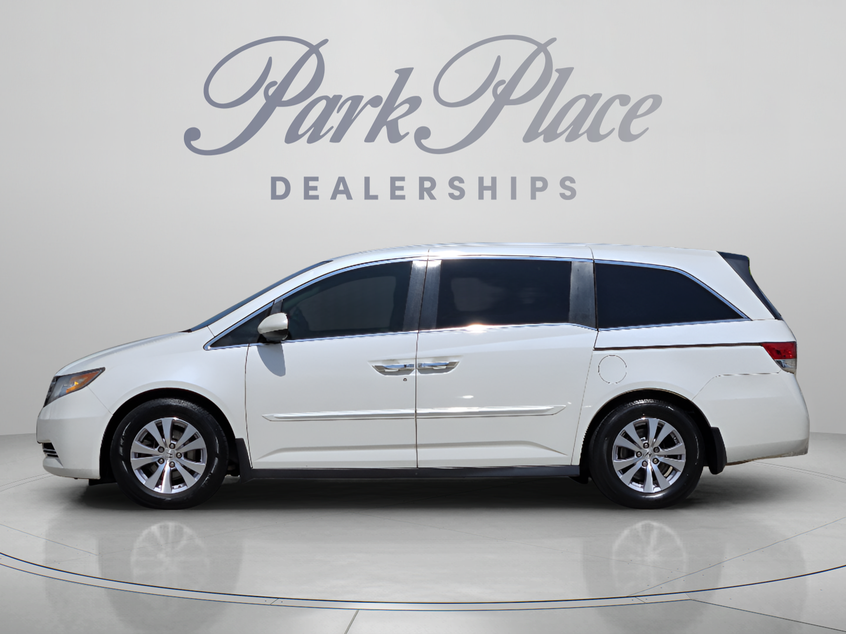 Used 2017 Honda Odyssey EX-L image 2