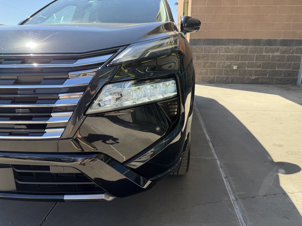 Used 2025 Nissan Rogue Platinum w/ Tech Package FWD image 11