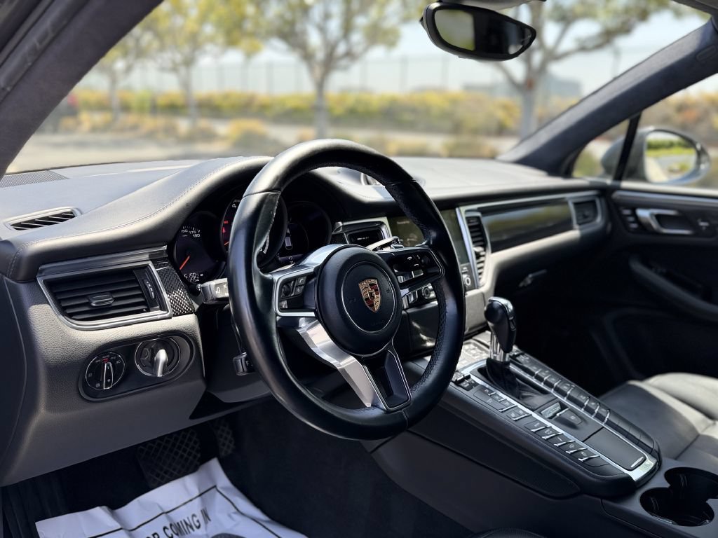 Used 2018 Porsche Macan Turbo AWD/4WD image 10