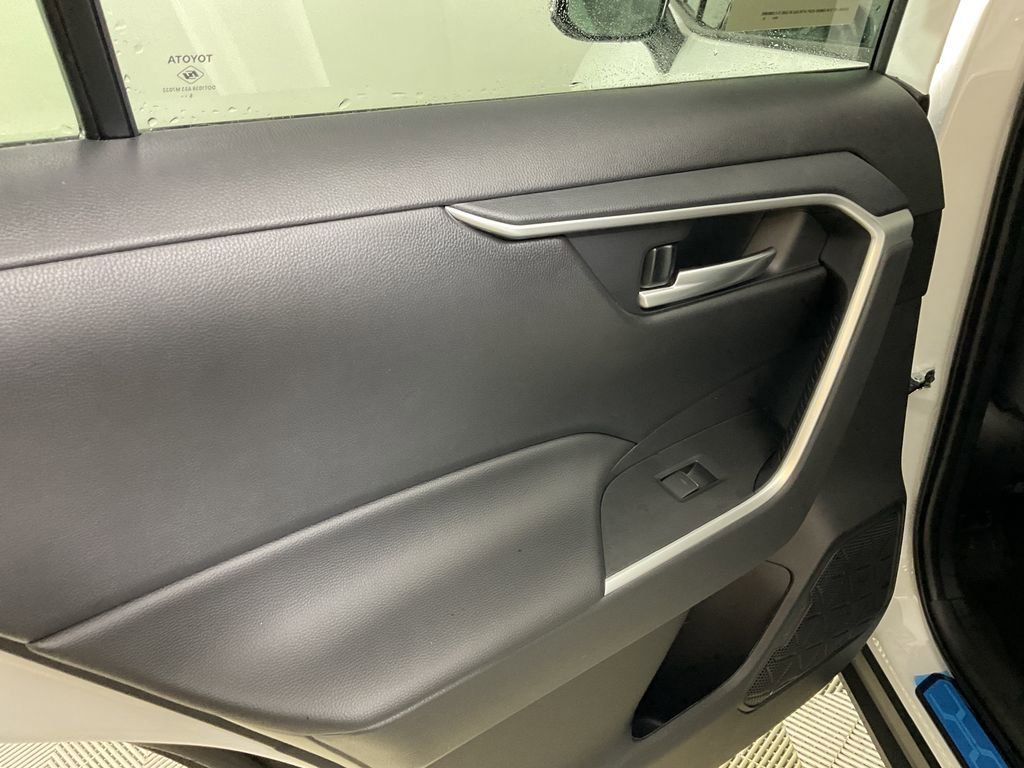 New 2025 Toyota RAV4 XLE image 17