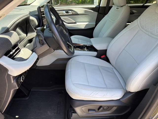 Used 2025 Ford Explorer Platinum w/ Ultimate Package AWD/4WD image 11