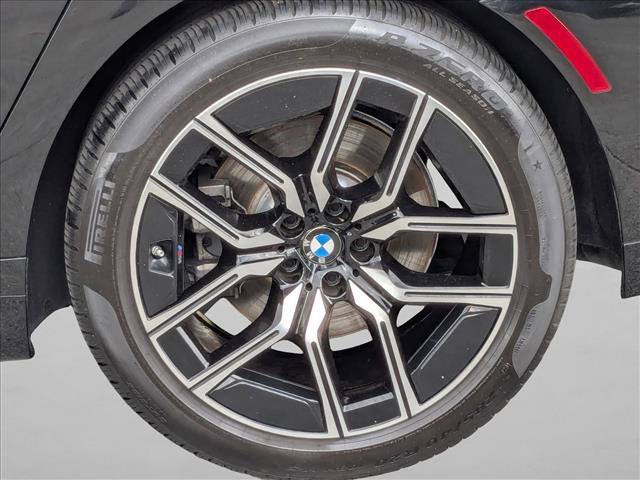 Used 2024 BMW 740i image 24