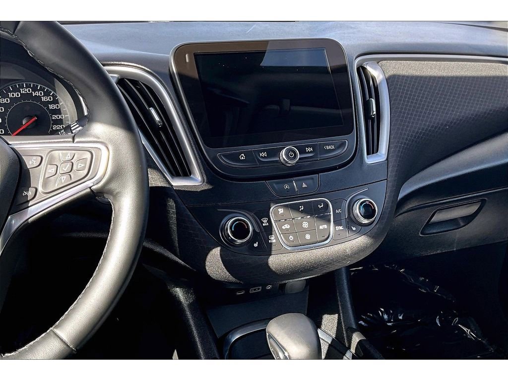 Used 2024 Chevrolet Malibu LT w/ Sport Edition image 9