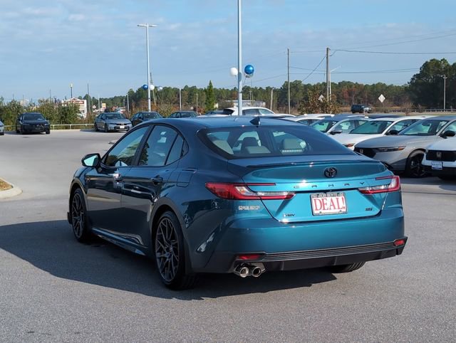 Used 2025 Toyota Camry SE image 5